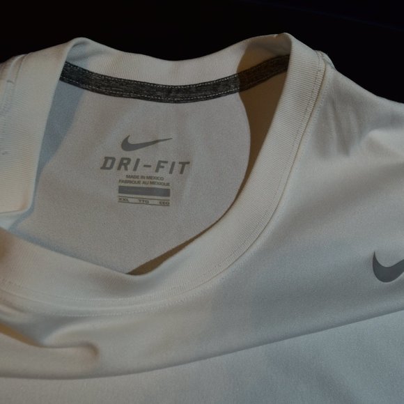 Nike T Shirts XXL New - Picture 3 of 9